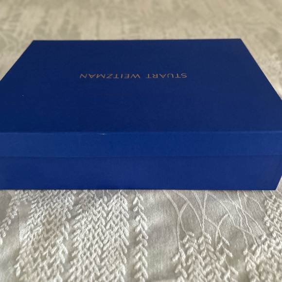 Stuart Weitzman Large Box 12” W X 16 1/2” - Picture 5 of 13